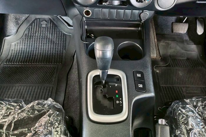 REVO PRE 2020 2.4 ENTRY AT DOUBLE CAB SILVER  2713 full