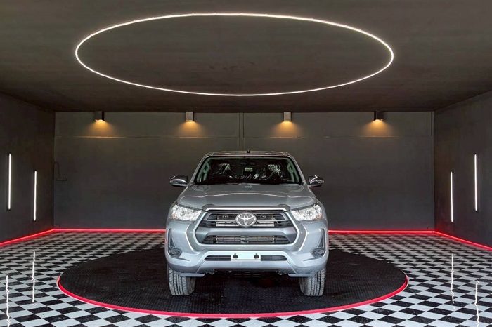 REVO PRE 2020 2.4 ENTRY AT DOUBLE CAB SILVER  2713 full