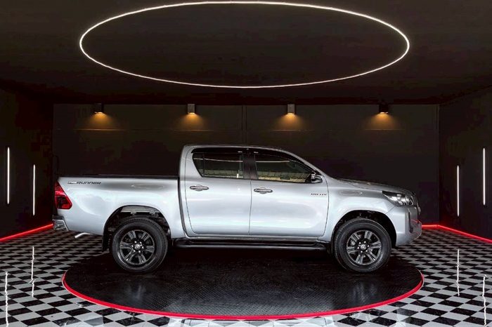 REVO PRE 2020 2.4 ENTRY AT DOUBLE CAB SILVER  2713 full