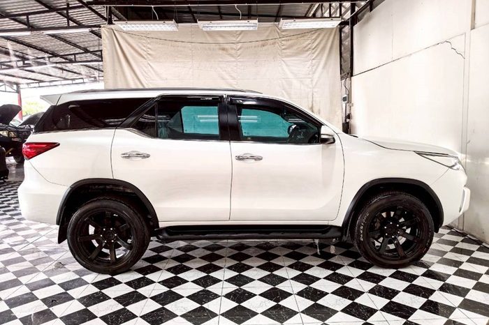 TOYOTA 2WD 2016 2.8V AT FORTUNER WHITE  3368 full