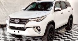 TOYOTA 2WD 2016 2.8V AT FORTUNER WHITE  3368