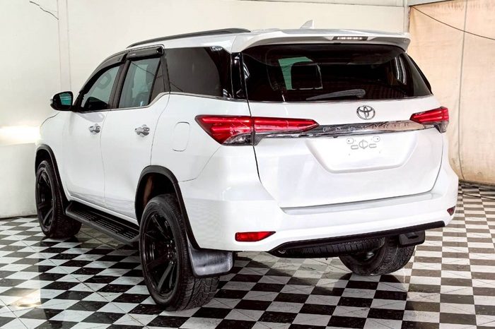 TOYOTA 2WD 2016 2.8V AT FORTUNER WHITE  3368 full