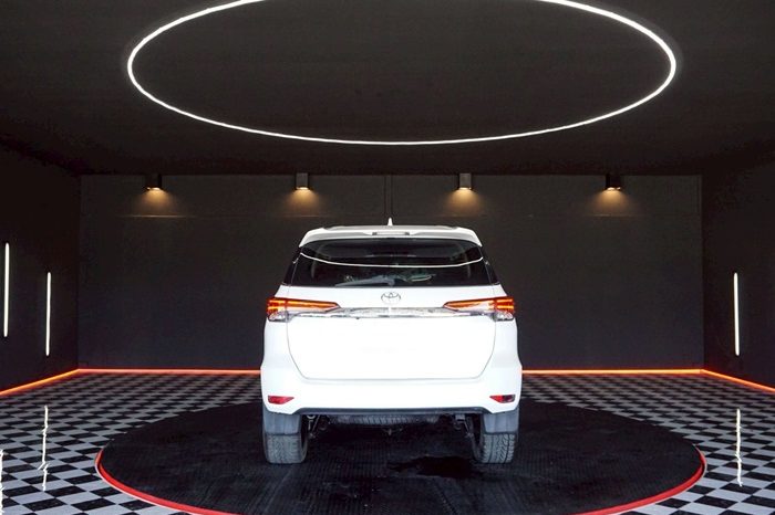 TOYOTA 2WD 2016 2.8V AT FORTUNER WHITE  3368 full