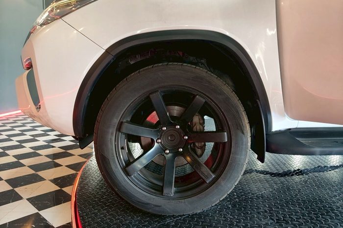 TOYOTA 2WD 2016 2.8V AT FORTUNER WHITE  3368 full