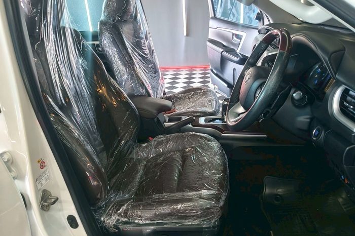 TOYOTA 2WD 2016 2.8V AT FORTUNER WHITE  3368 full