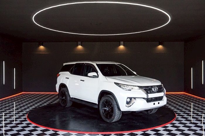 TOYOTA 2WD 2016 2.8V AT FORTUNER WHITE  3368 full