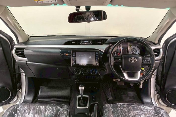 REVO PRE 2021 2.4 MID AT SMART CAB SILVER  3426 full