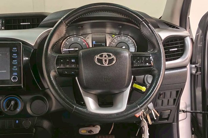 REVO PRE 2021 2.4 MID AT SMART CAB SILVER  3426 full