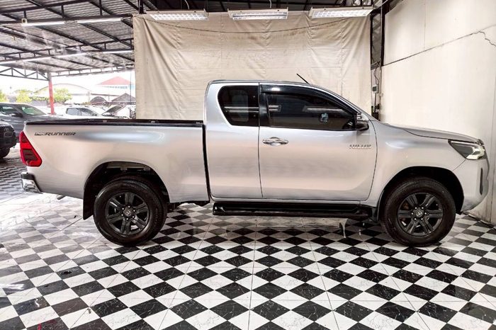 REVO PRE 2021 2.4 MID AT SMART CAB SILVER  3426 full