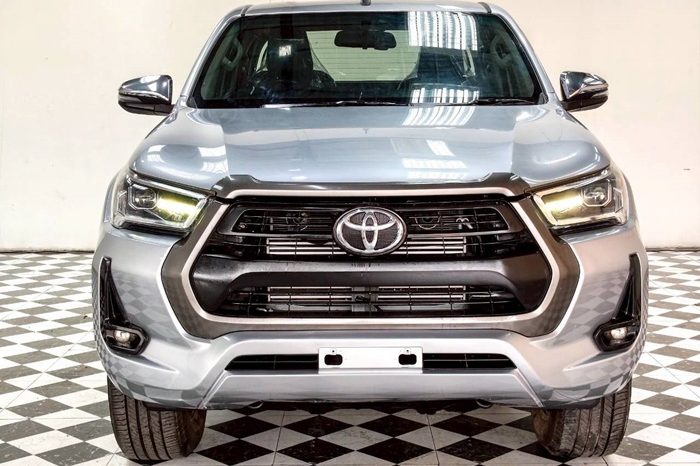 REVO PRE 2021 2.4 MID AT SMART CAB SILVER  3426 full