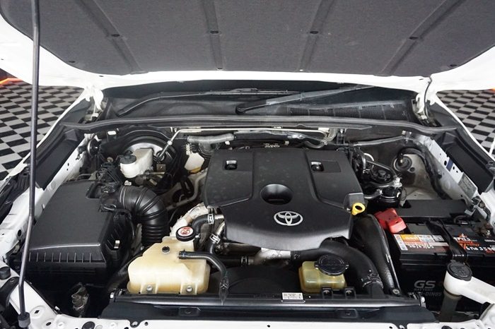 TOYOTA 4WD 2015 2.8V AT FORTUNER WHITE  3582 full