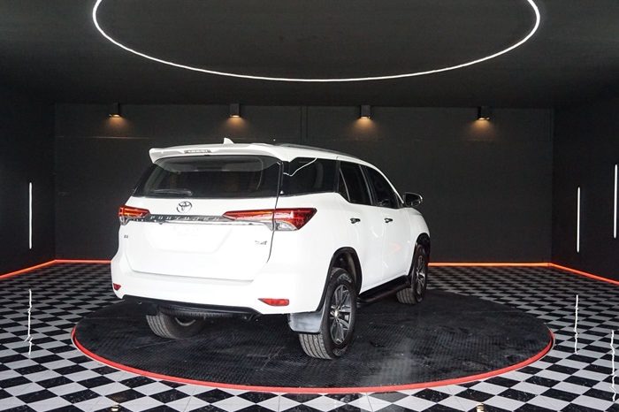 TOYOTA 4WD 2015 2.8V AT FORTUNER WHITE  3582 full