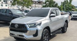 REVO PRE 2022 2.4 ENTRY AT DOUBLE CAB SILVER  4139