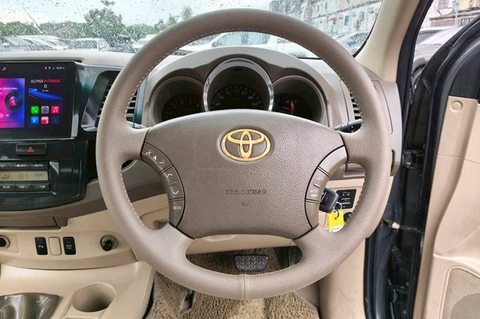 REVO 2WD 2020 2.4J AT DOUBLE CAB WHITE  8458 full