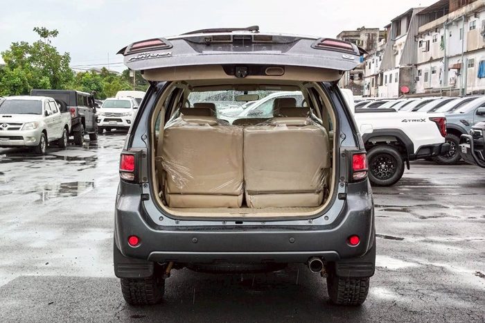 REVO 2WD 2020 2.4J AT DOUBLE CAB WHITE  8458 full