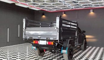 REVO 4WD 2023 2.8 ENTRY MT STANDARD GREY  4696 full