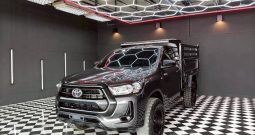 REVO 4WD 2023 2.8 ENTRY MT STANDARD GREY  4696