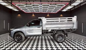 REVO 4WD 2023 2.8 ENTRY MT STANDARD GREY  4696 full
