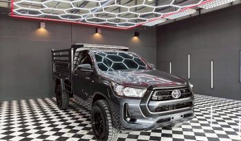 REVO 4WD 2023 2.8 ENTRY MT STANDARD GREY  4696 full