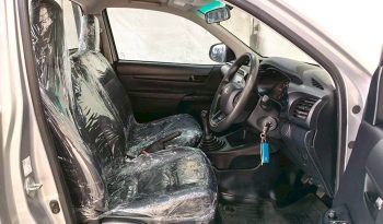 REVO 2WD 2020 2.4 ENTRY MT STANDARD SILVER  4922 full