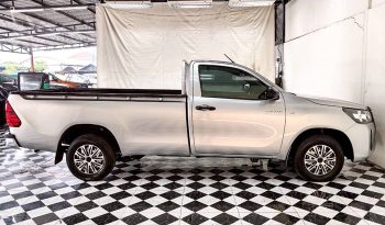 REVO 2WD 2020 2.4 ENTRY MT STANDARD SILVER  4922 full