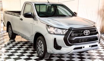 REVO 2WD 2020 2.4 ENTRY MT STANDARD SILVER  4922 full