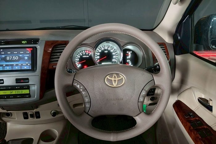 TOYOTA 4WD 2008 2.7V AT FORTUNER BLACK  5236 full