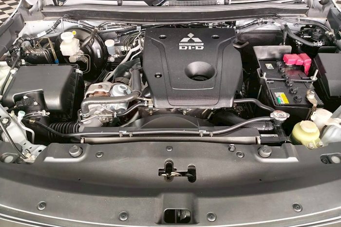 MITSUBISHI 4WD 2021 2.4 MT SINGLE CAB SILVER  5479 full