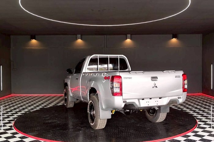 MITSUBISHI 4WD 2021 2.4 MT SINGLE CAB SILVER  5479 full