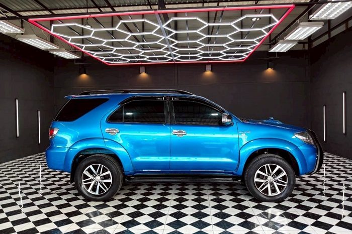 TOYOTA 4WD 2006 3.0V AT FORTUNER BLUE  5908 full