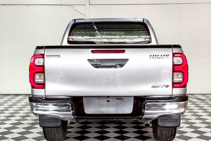 REVO 4WD 2021 2.4 MID MT DOUBLE CAB SILVER  6065 full