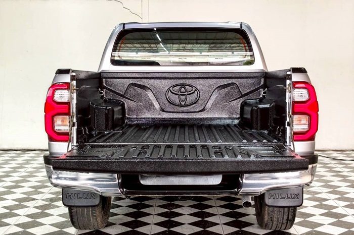 REVO 4WD 2021 2.4 MID MT DOUBLE CAB SILVER  6065 full