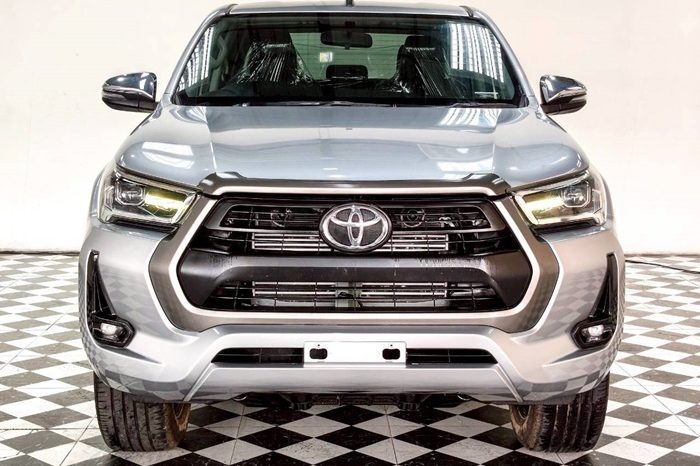 REVO 4WD 2021 2.4 MID MT DOUBLE CAB SILVER  6065 full