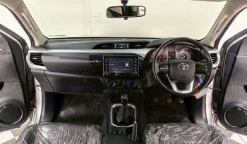 REVO 4WD 2021 2.4 MID MT DOUBLE CAB SILVER  6065 full