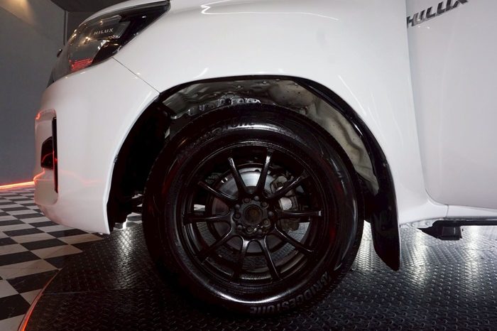 REVO 2WD 2019 2.4J MT SMART CAB WHITE  640 full