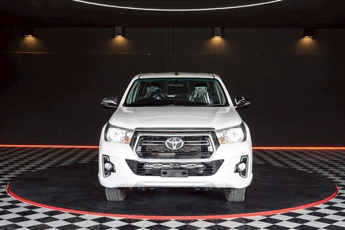 REVO 2WD 2019 2.4J MT SMART CAB WHITE  640 full
