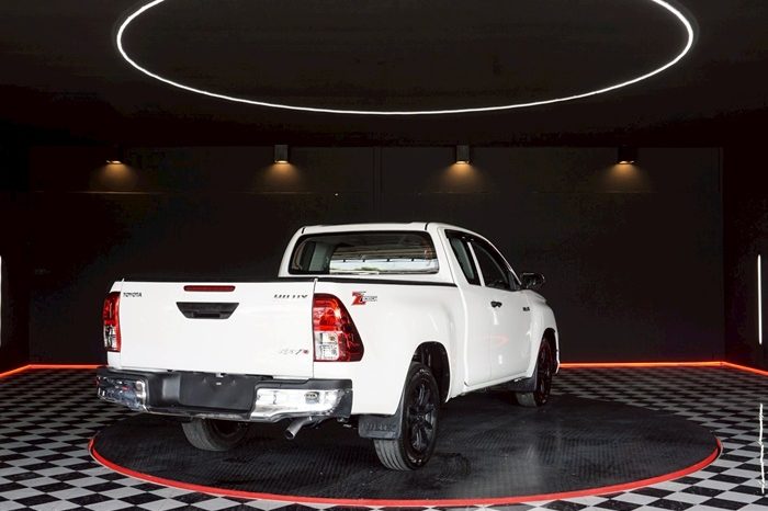 REVO 2WD 2019 2.4J MT SMART CAB WHITE  640 full