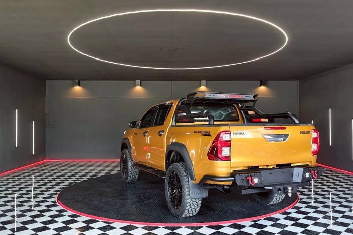 REVO PRE 2020 2.4 ENTRY AT DOUBLE CAB ORANGE  7100 full