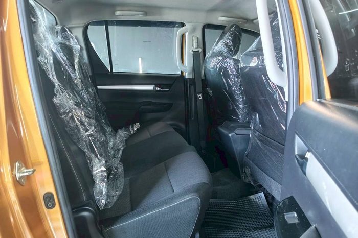 REVO PRE 2020 2.4 ENTRY AT DOUBLE CAB ORANGE  7100 full