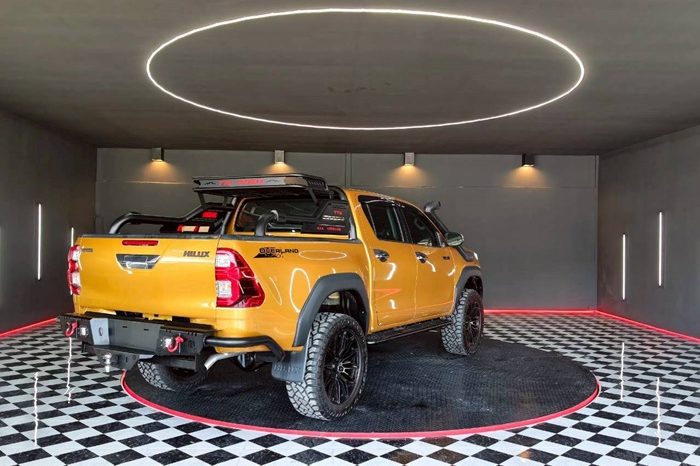 REVO PRE 2020 2.4 ENTRY AT DOUBLE CAB ORANGE  7100 full