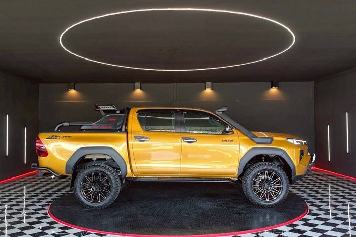 REVO PRE 2020 2.4 ENTRY AT DOUBLE CAB ORANGE  7100 full