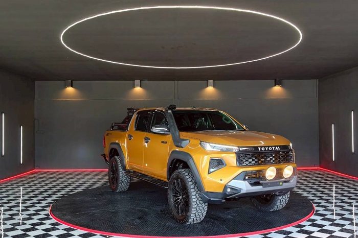 REVO PRE 2020 2.4 ENTRY AT DOUBLE CAB ORANGE  7100 full