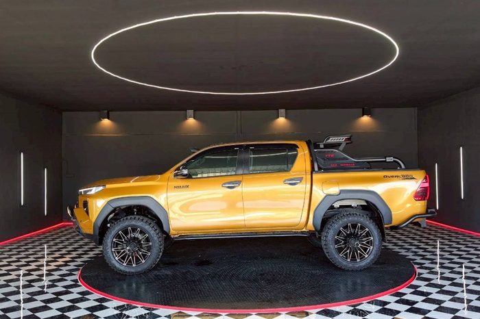 REVO PRE 2020 2.4 ENTRY AT DOUBLE CAB ORANGE  7100 full