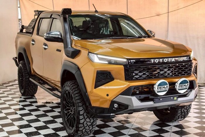 REVO PRE 2020 2.4 ENTRY AT DOUBLE CAB ORANGE  7100 full