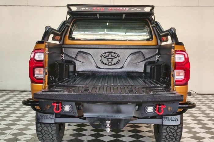 REVO PRE 2020 2.4 ENTRY AT DOUBLE CAB ORANGE  7100 full