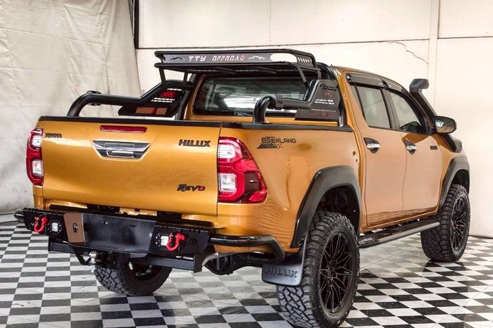 REVO PRE 2020 2.4 ENTRY AT DOUBLE CAB ORANGE  7100 full