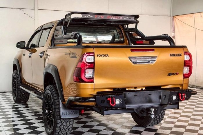 REVO PRE 2020 2.4 ENTRY AT DOUBLE CAB ORANGE  7100 full