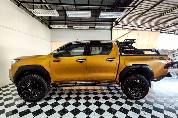 REVO PRE 2020 2.4 ENTRY AT DOUBLE CAB ORANGE  7100 full
