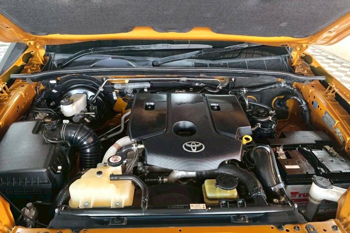 REVO PRE 2020 2.4 ENTRY AT DOUBLE CAB ORANGE  7100 full