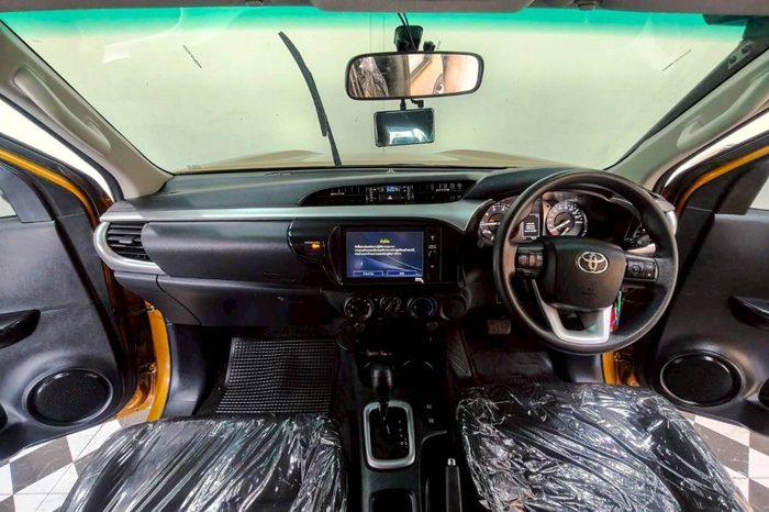 REVO PRE 2020 2.4 ENTRY AT DOUBLE CAB ORANGE  7100 full